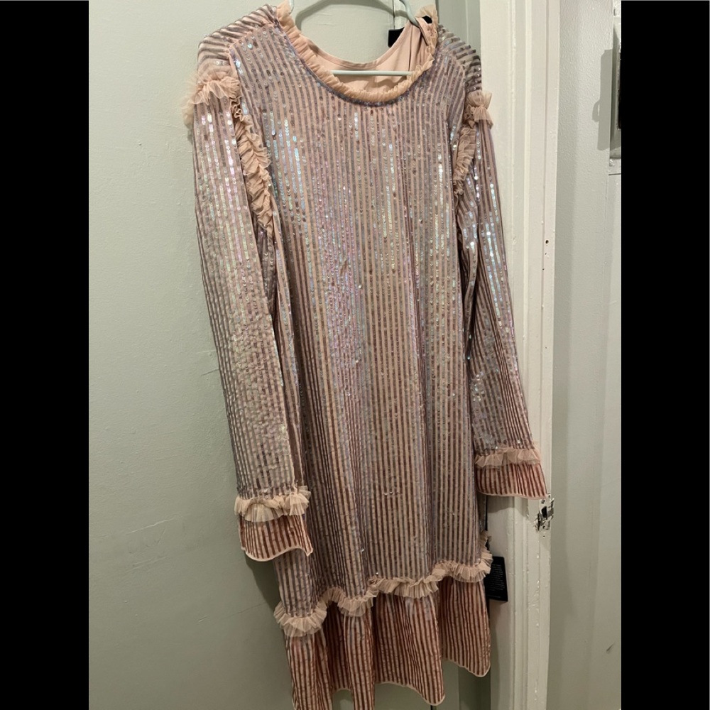 Dress sequin